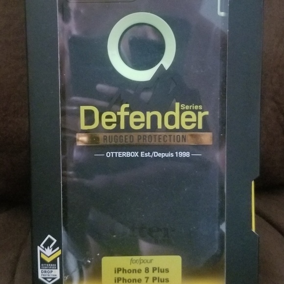 IPHONE Otterbox - Picture 2 of 3